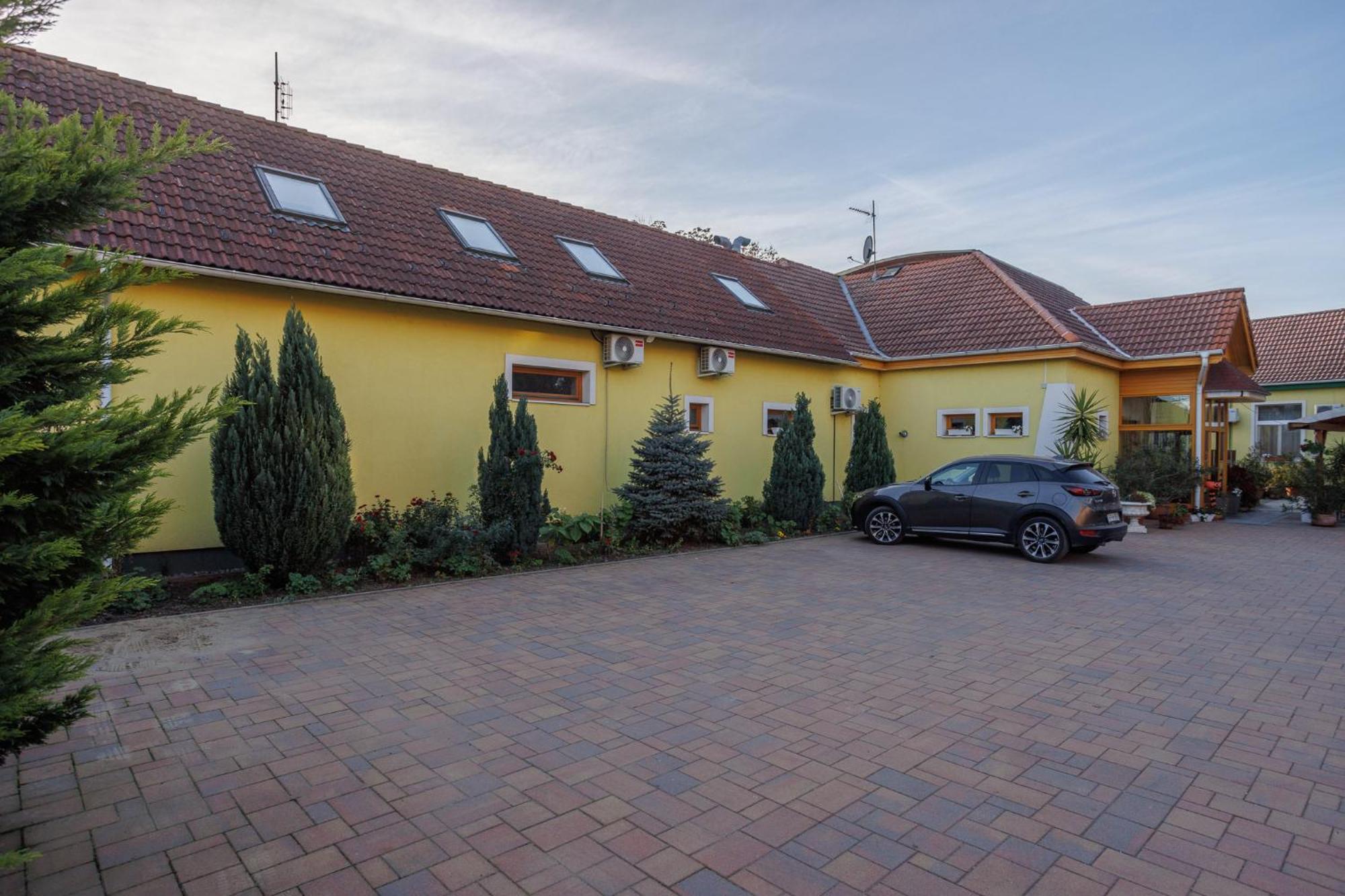 Harang Panzio Bed & Breakfast Gyomaendrod Exterior photo